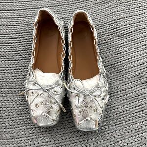 Authentic Chloe Oracia Ballet Flat Size 38 Silver